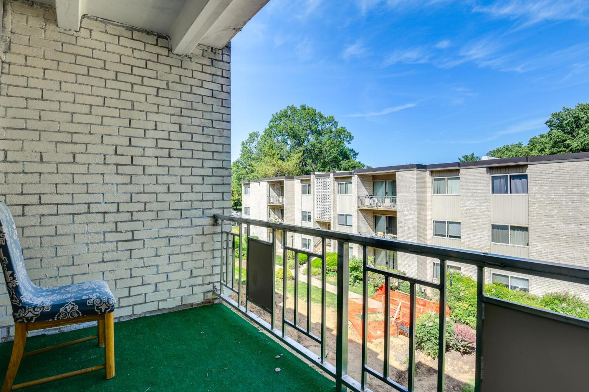 North Bethesda Apartment With Community Pool! Exterior photo